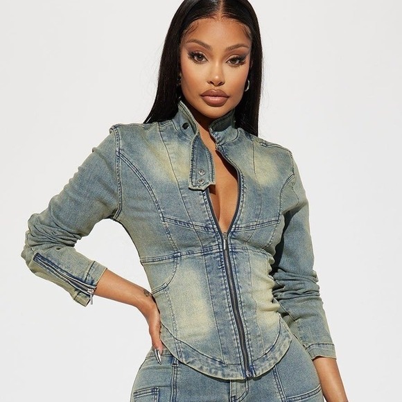 Fashion Nova Jackets & Blazers - New XS Fashion Nova Moto Mayhem FItted Denim Jacket Acid Wash Stretch Zip Front